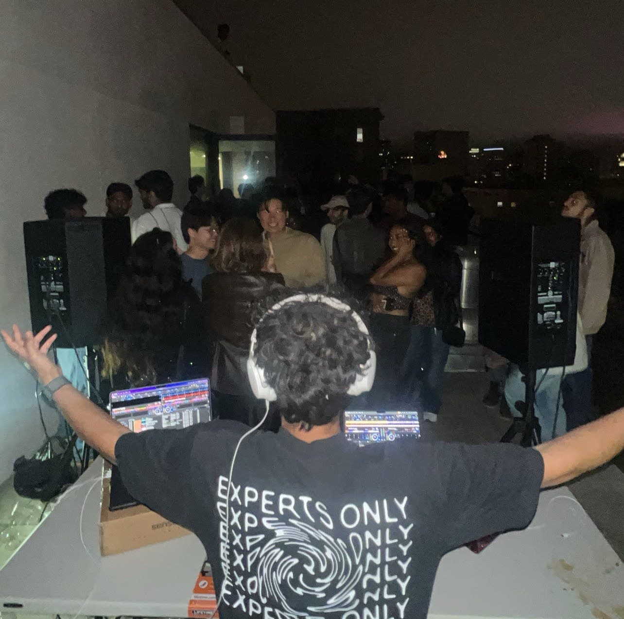 DDD performing live